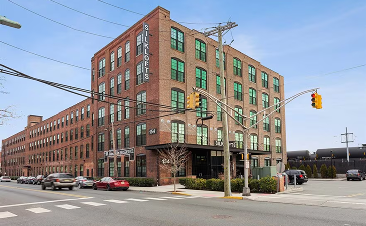 154 Avenue E, Bayonne, NJ 07002